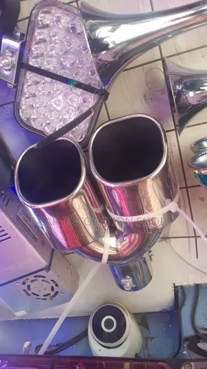 Chrome Double Exhaust Tip With Square End Tips