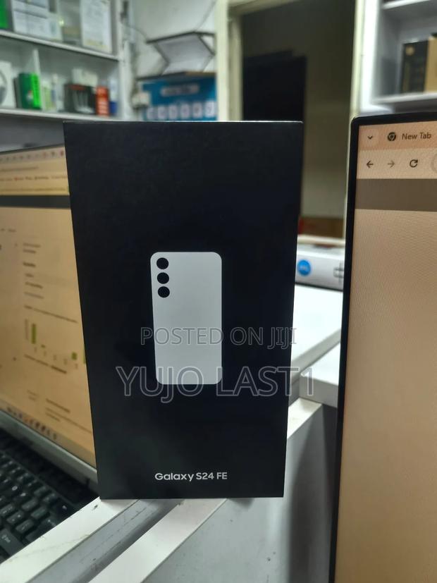 New Samsung Galaxy S24 FE 256 GB Gray - thumbnail 2
