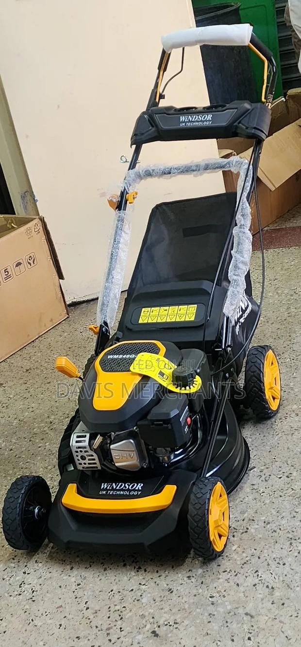 Heavy Duty Lawn Mower Machine - main view