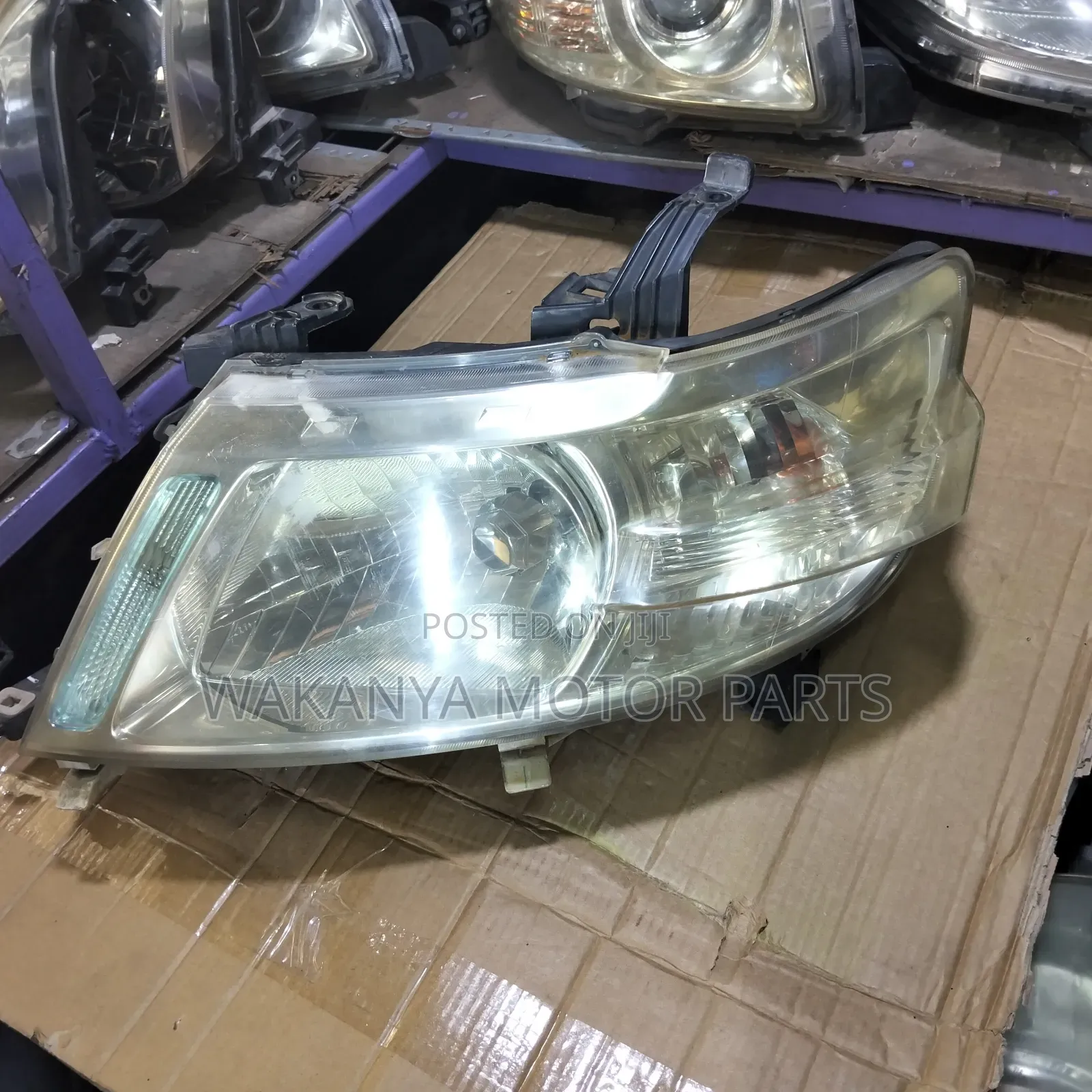Nissan Serena Fc25 2005/2006 Non Xenon Shiny Reflector Lamp