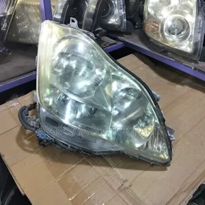 Toyota Crown 313 Royal Saloon 2005 Zenon Headlight, Ex Japan