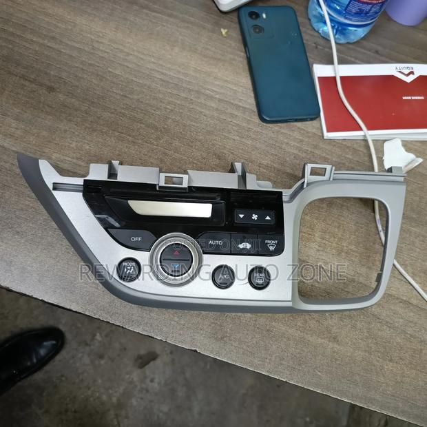 Honda Stream Ac Control Unit. - thumbnail 2