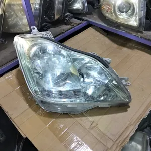 Toyota Crown Xenon Headlight, Model 2002. Clean Ex Japan