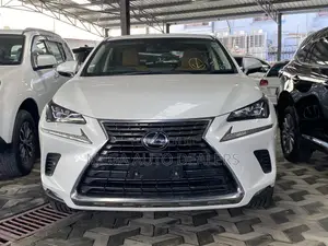 Lexus NX 2018 Off white