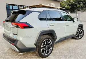 Toyota RAV4 Adventure AWD 2020 Green
