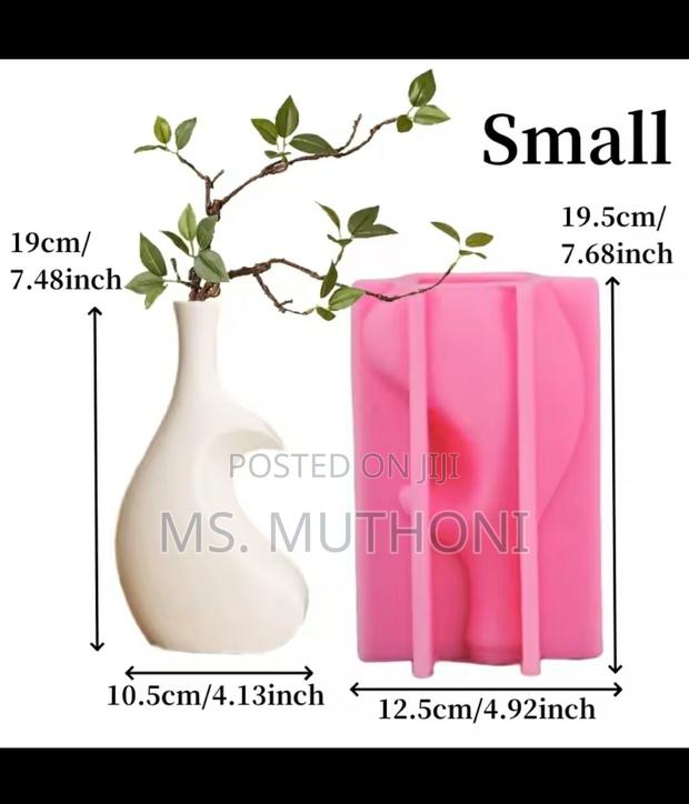 White Large Hollow Heart Vase Resin Now Available * - thumbnail 4