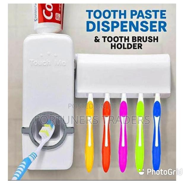 *Toothpaste Dispenser Toothbrush Holder