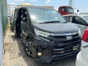 Toyota Noah 2.0 AWD (7 Seater) 2018 Black