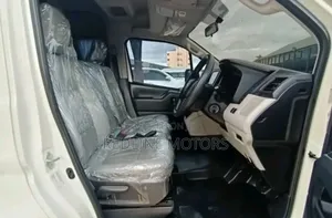 Toyota HiAce 2018 White