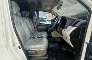 Toyota HiAce 2018 White
