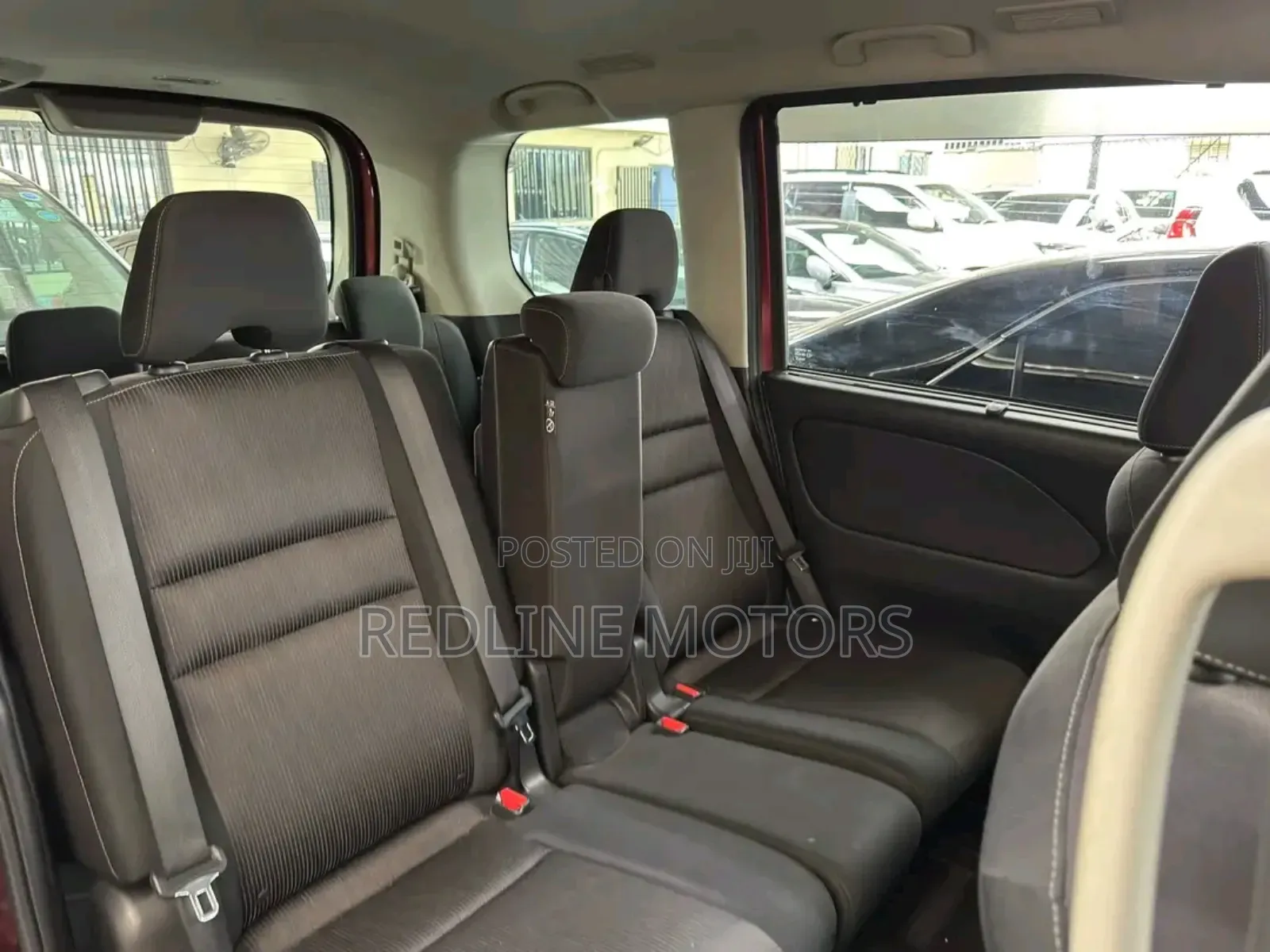 Nissan Serena 2018 Red