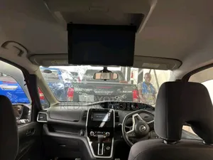 Nissan Serena 2018 Red
