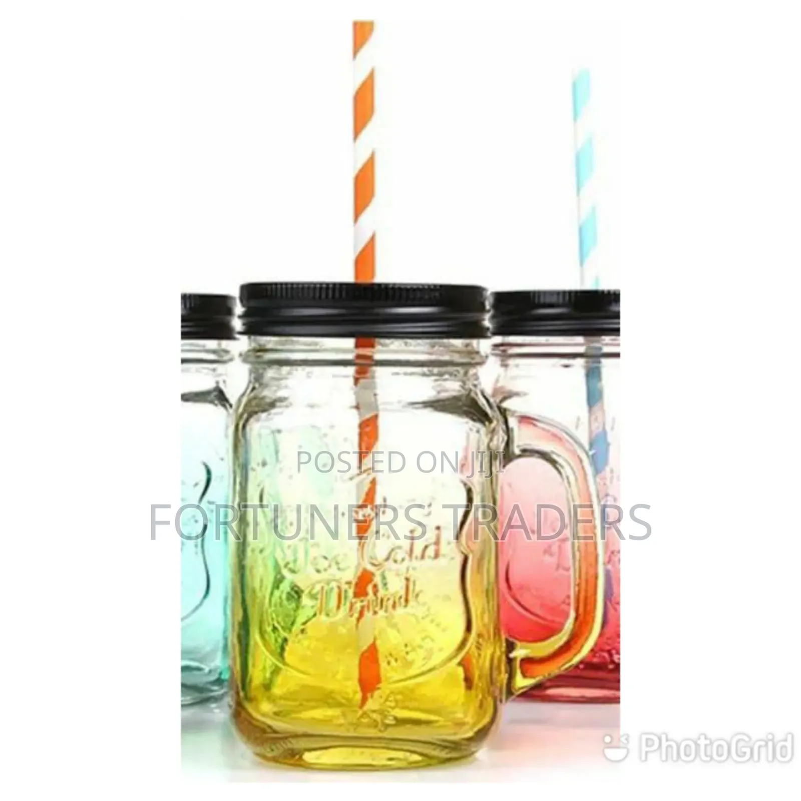 Mason Jar With Lid and Straw