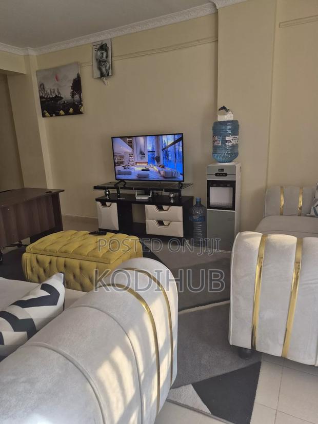 Luxurious 1 Bedroom Airbnb Mirema Roysambu - thumbnail 9