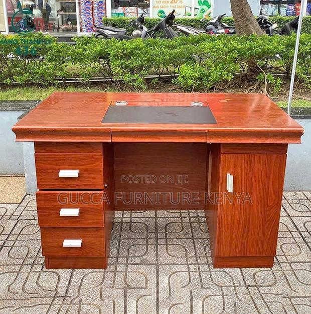 Office Tables: 140cm Leather Cladding Director's Table - thumbnail 3