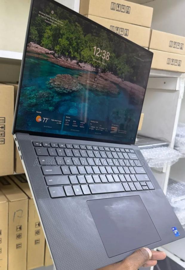 Laptop Dell Precision 5550 16GB Intel Core I7 SSD 512GB - thumbnail 3