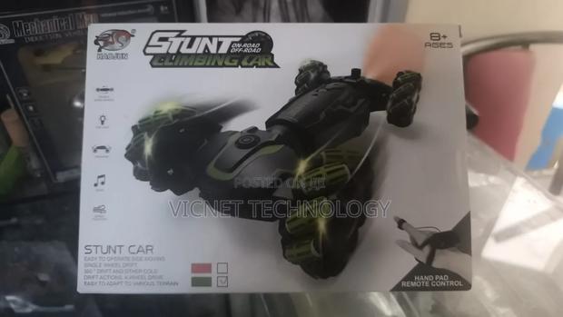 Remote Controlled Stunt Climbing Car - main view