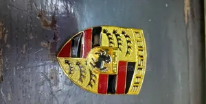 Porsche Cayenne Logo