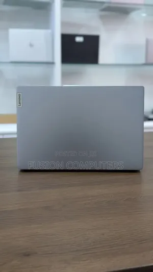 New Laptop Lenovo Ideapad 3 16GB Intel Core i5 SSD 512GB