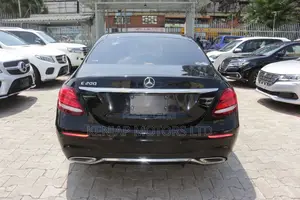 Mercedes-Benz E200 2017 Black