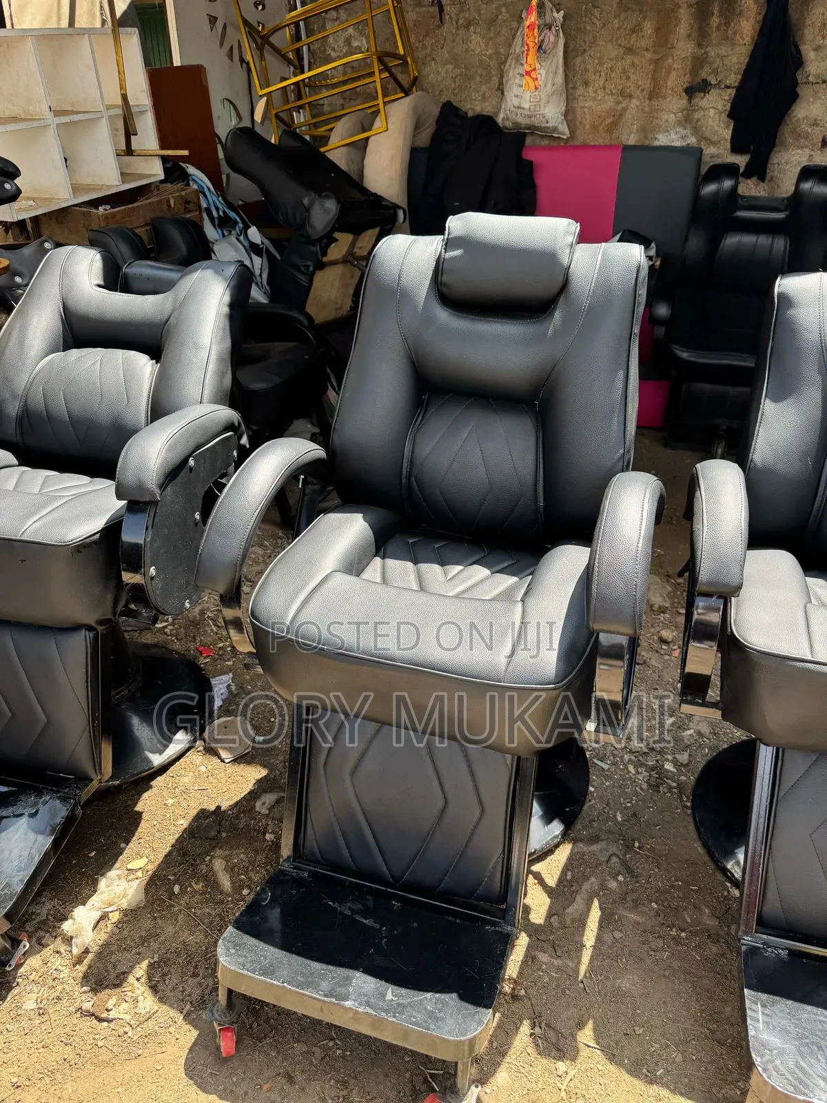 Kinyozi Black Barber Chair