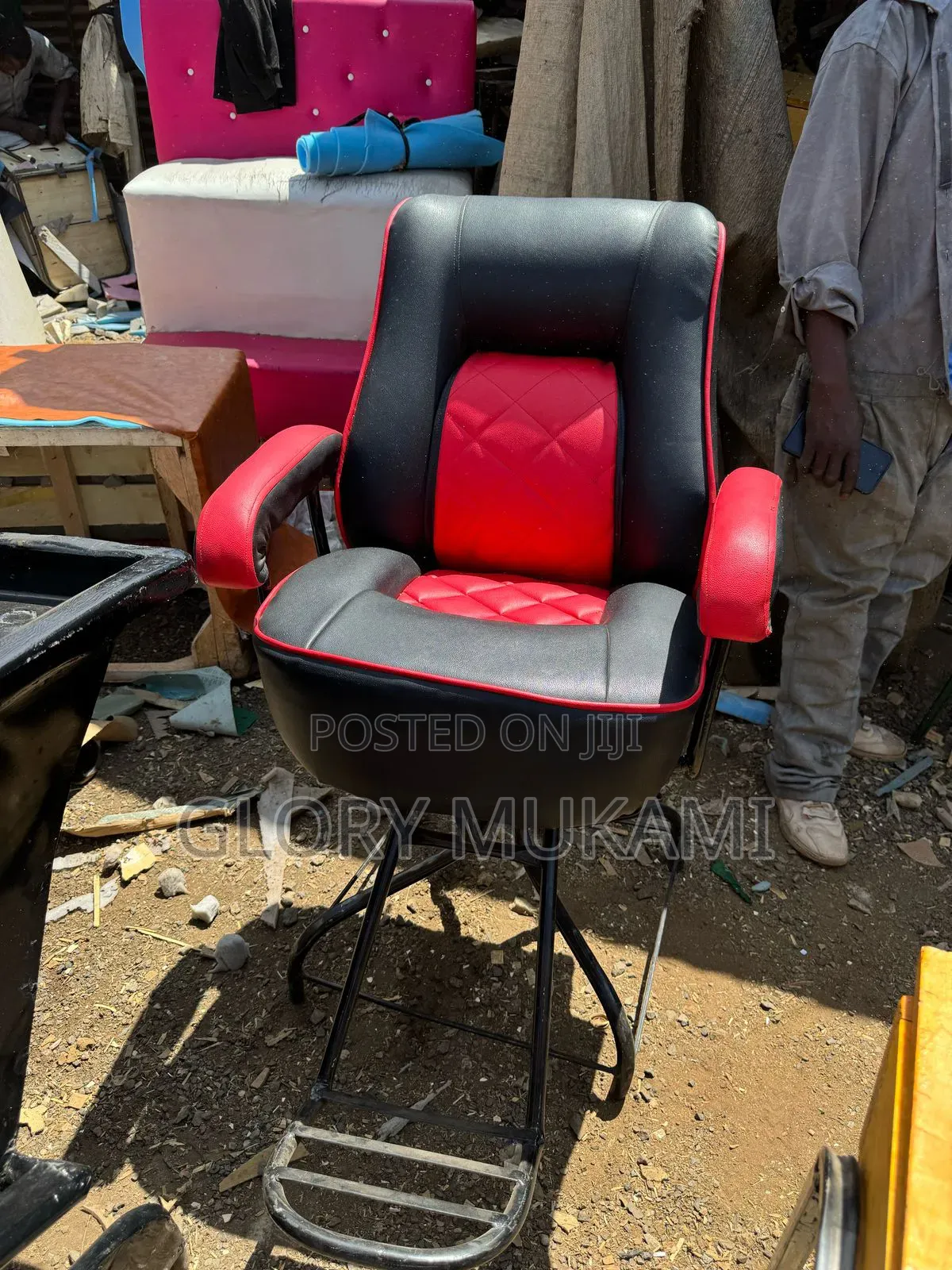 Red Black Kinyozi Chair