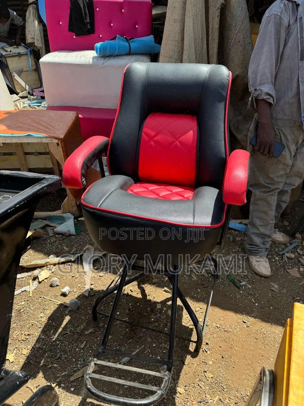 Red Black Kinyozi Chair - thumbnail 3