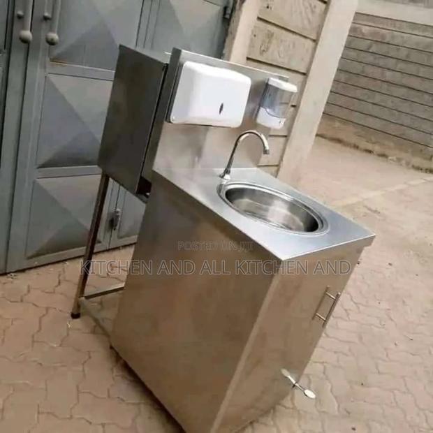 Unique Self Draining Hospital Was Sink