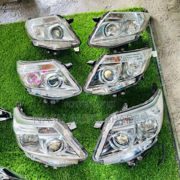 Noah 2015 Inbuilt Headlights - main view