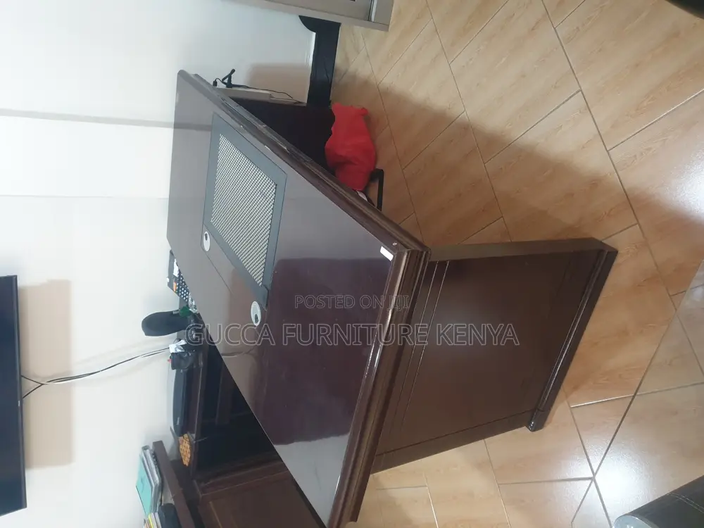 Office Tables: Executive Mahogany Boss Table (1.8 Meters)