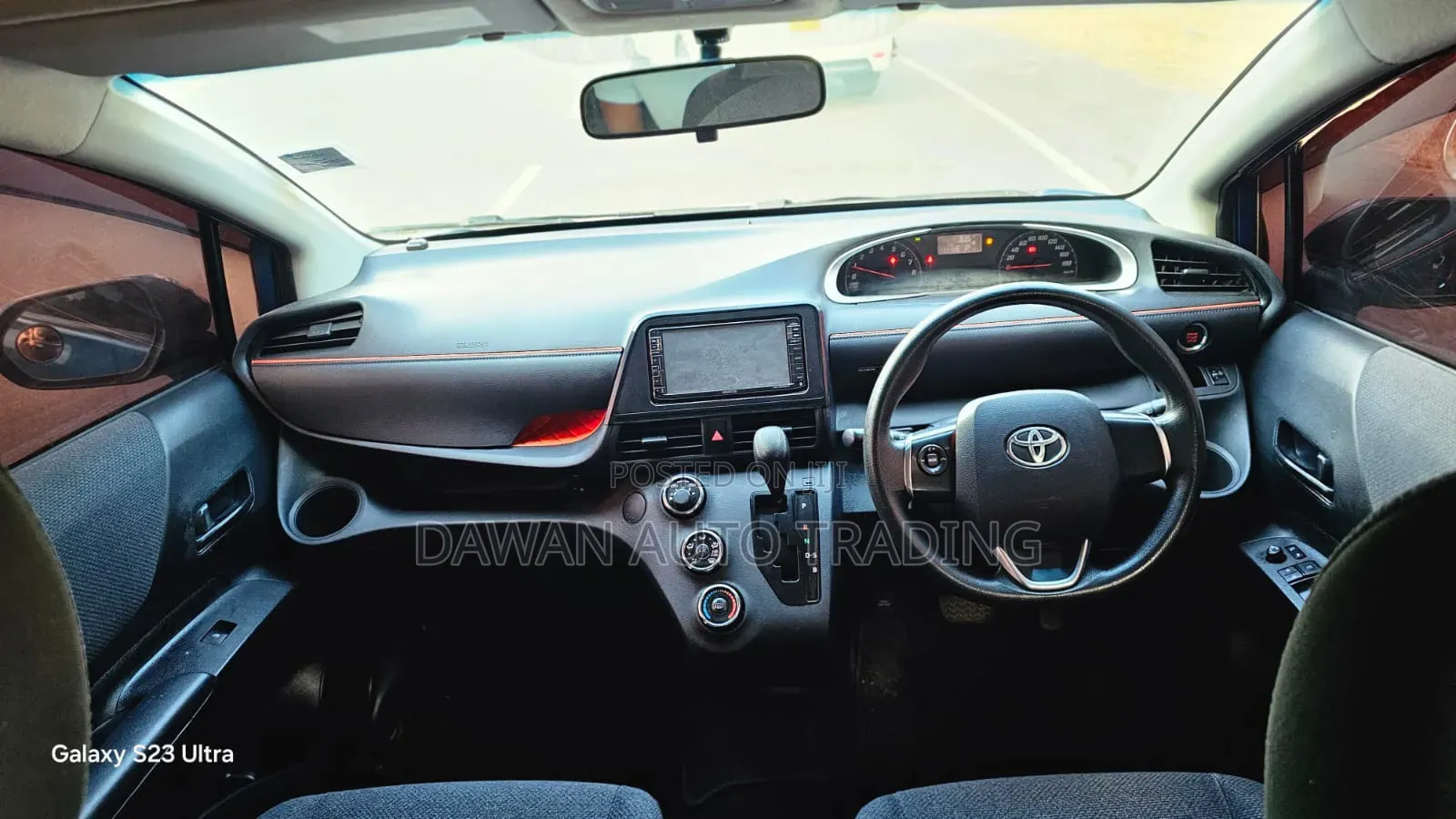 Toyota Sienta 2015 Blue