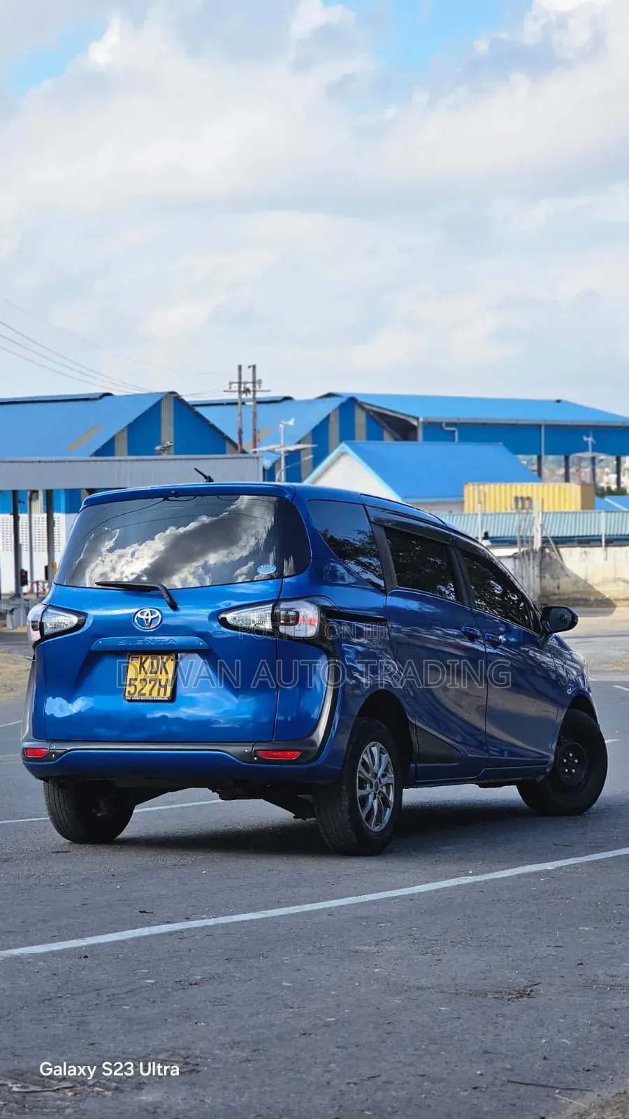 Toyota Sienta 2015 Blue