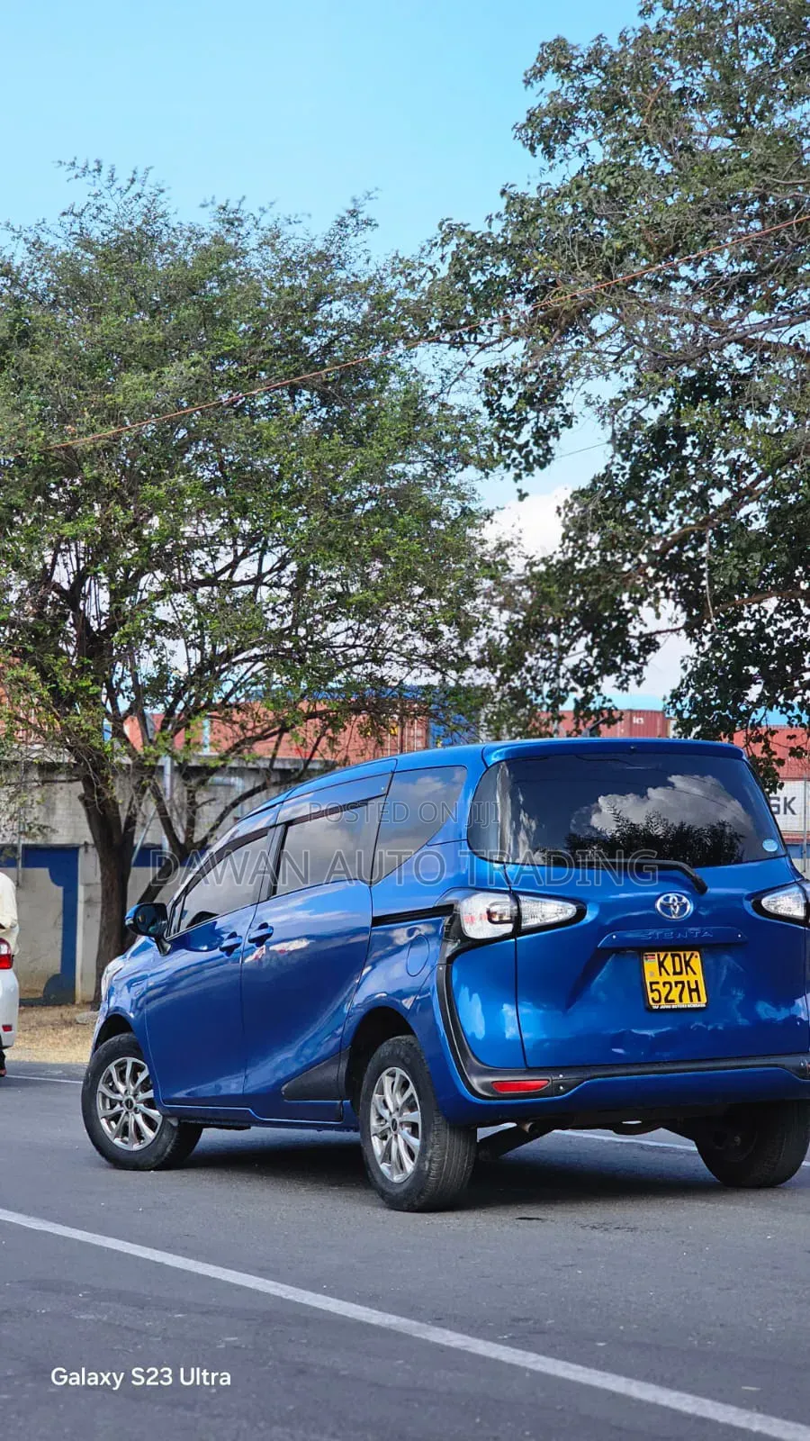 Toyota Sienta 2015 Blue