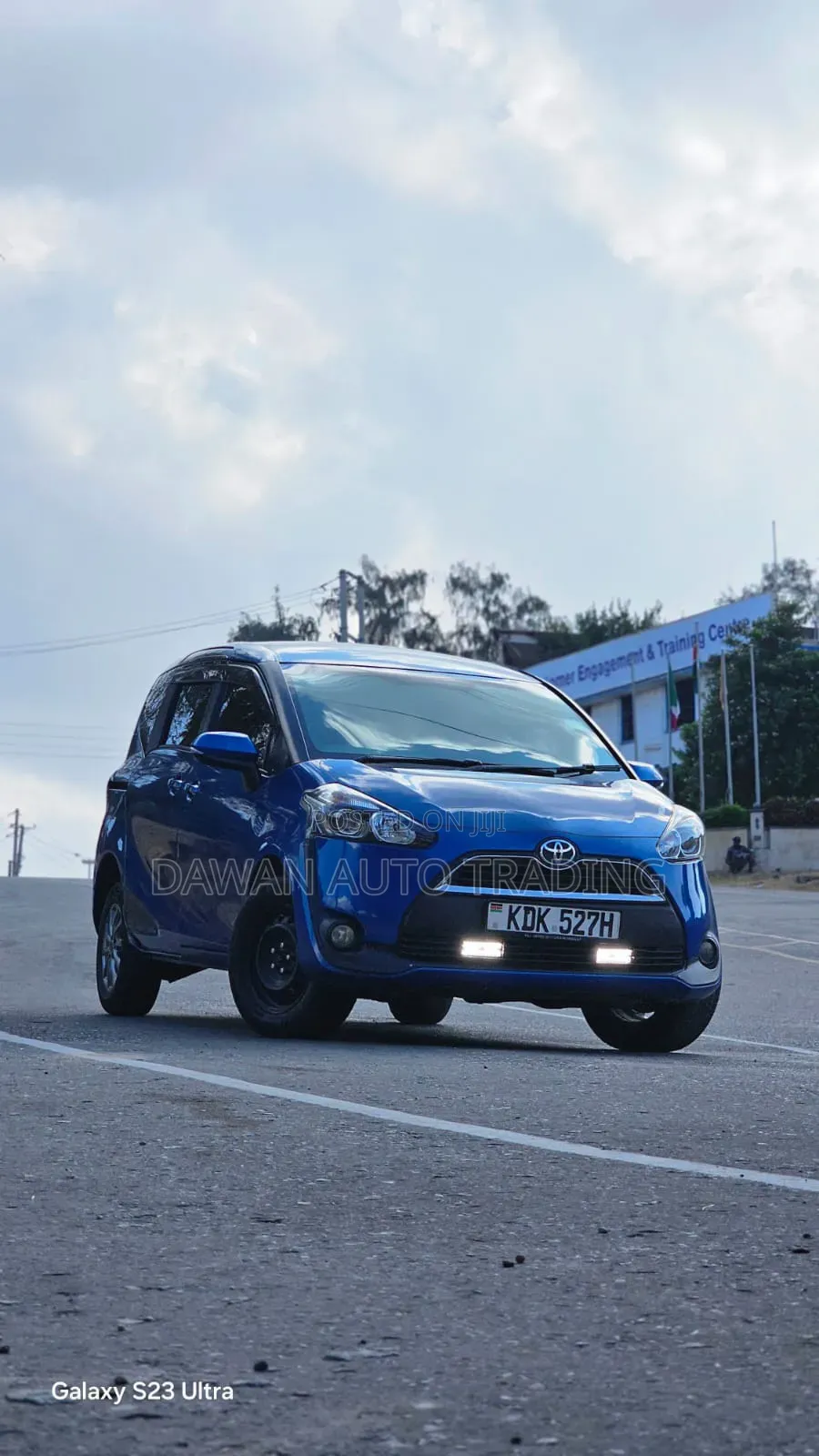Toyota Sienta 2015 Blue