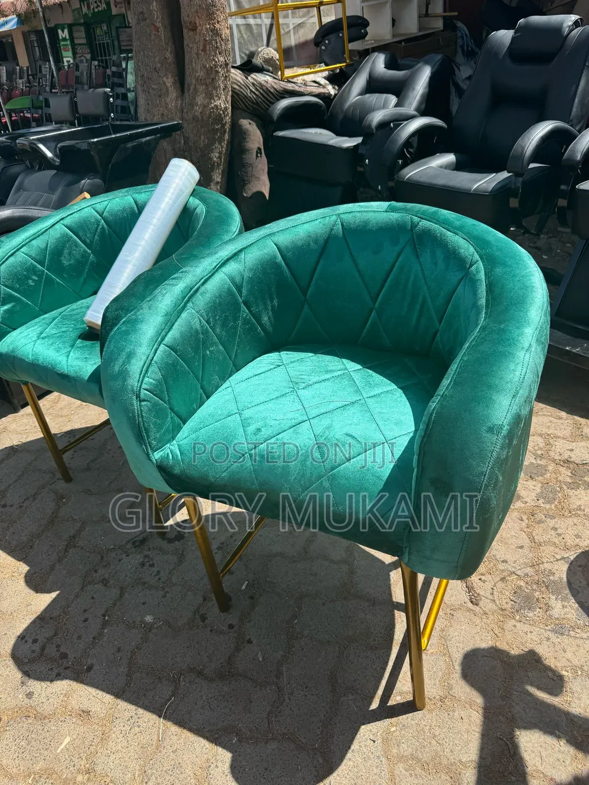 Green Velet Styling Manicure Chairs