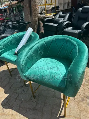Green Velet Styling Manicure Chairs
