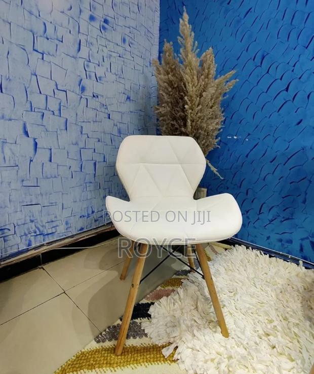 Padded Eames Chair - thumbnail 2