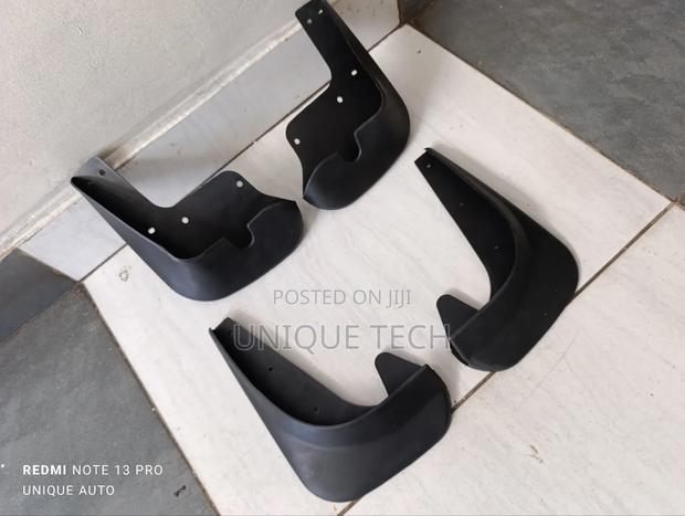Universal Mud Guards – 4pcs Set for Small Hatchbacks
