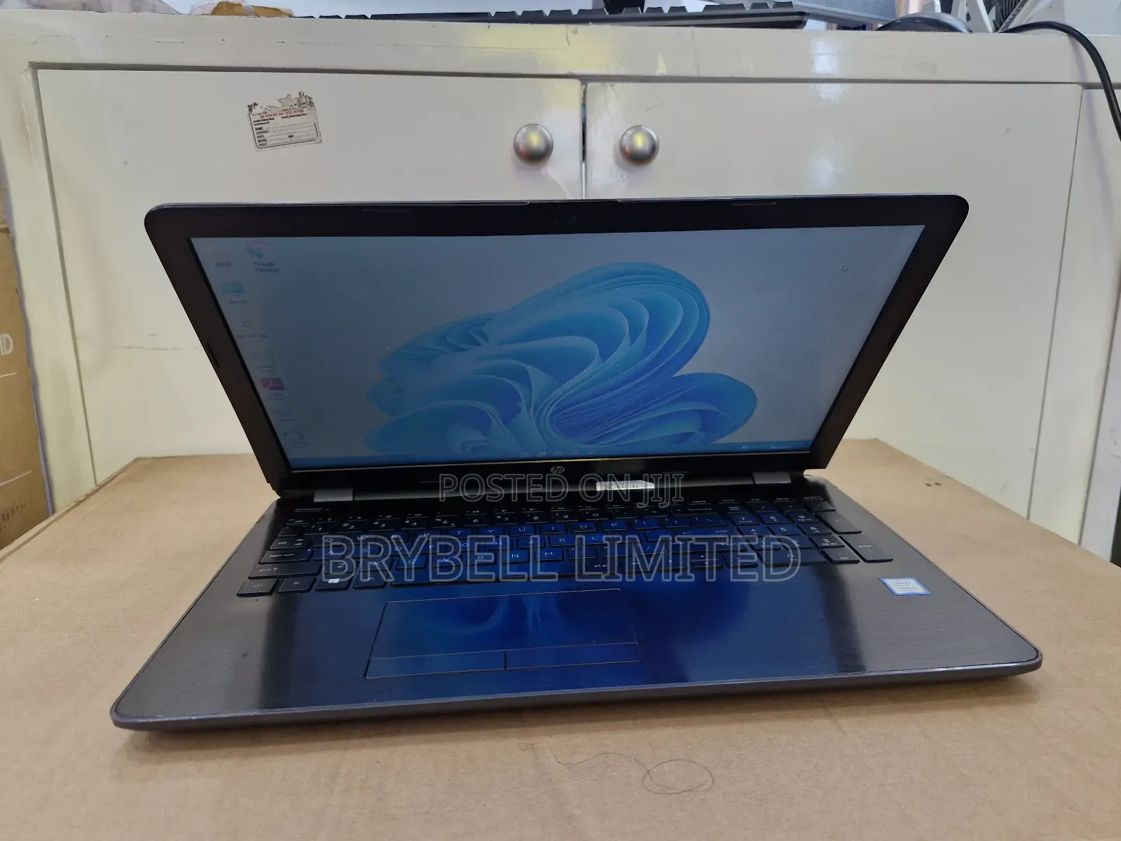 Laptop HP 250 G6 8GB Intel Core I3 HDD+SSD 256GB