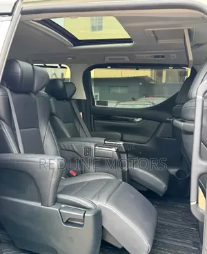 Toyota Alphard 2.5 Petrol AWD 2018 Pearl