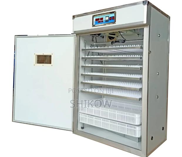 1232 Eggs Incubator - main view