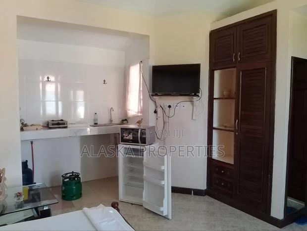 Furnished Studio Apartment 4 Rent in Nyali - thumbnail 6