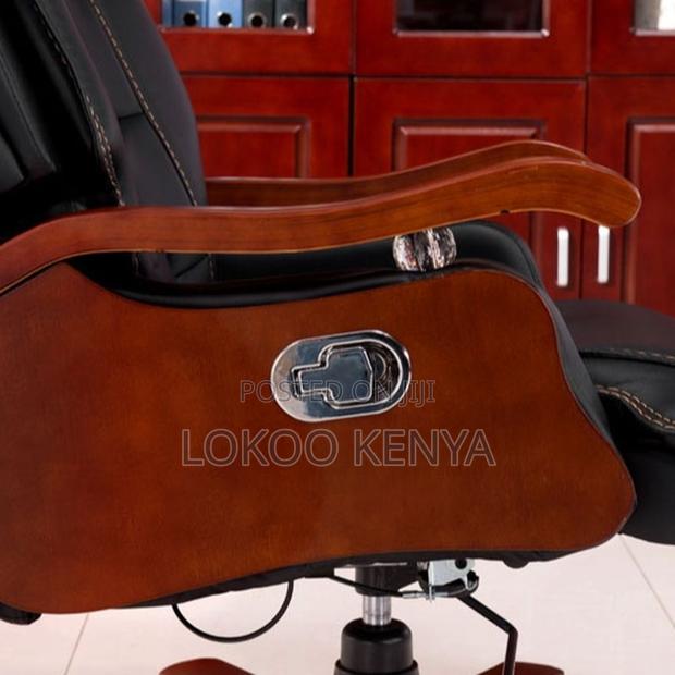 Office Chair: Executive Leather Office Chair - thumbnail 3