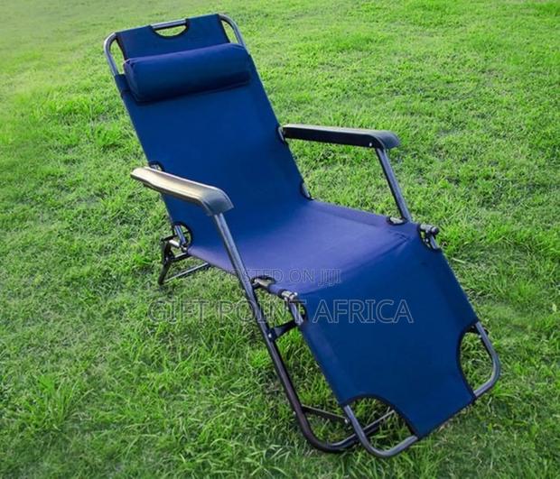 Navy Blue Folding Lounge Chair for Beaches - main view