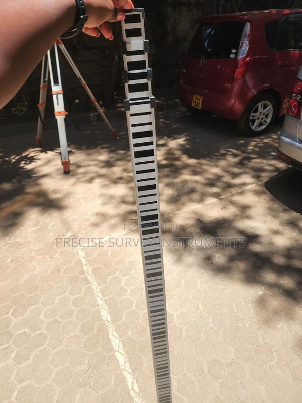 Digital Levelling Staff - main view