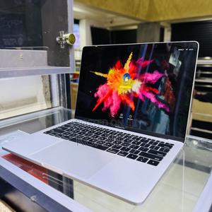 Laptop Apple MacBook Pro 2017 8GB Intel Core I5 SSD 256GB - thumbnail 2