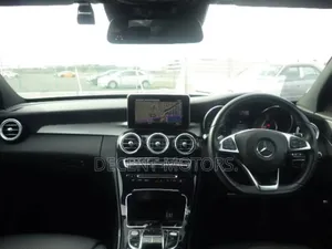Mercedes-Benz C180 2018 Black
