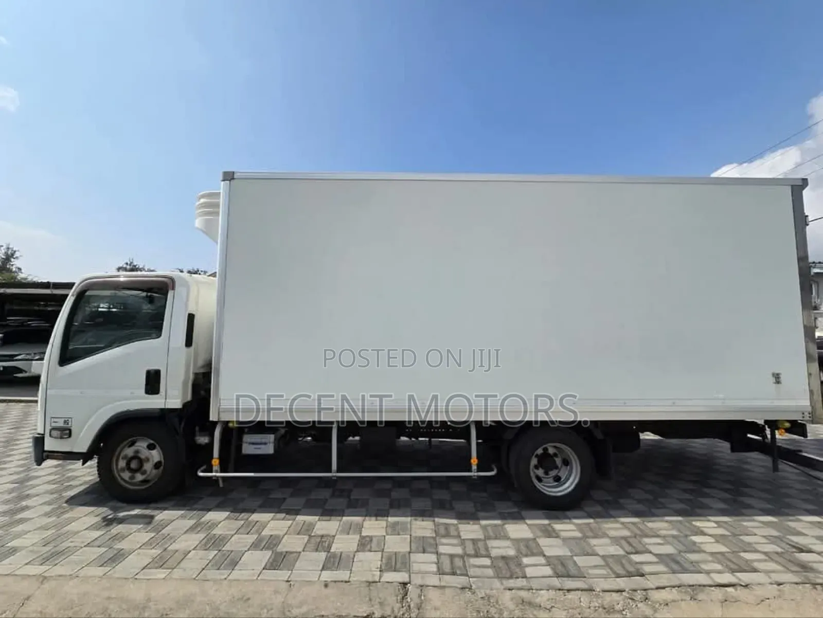 Isuzu Elf With Freezer Body