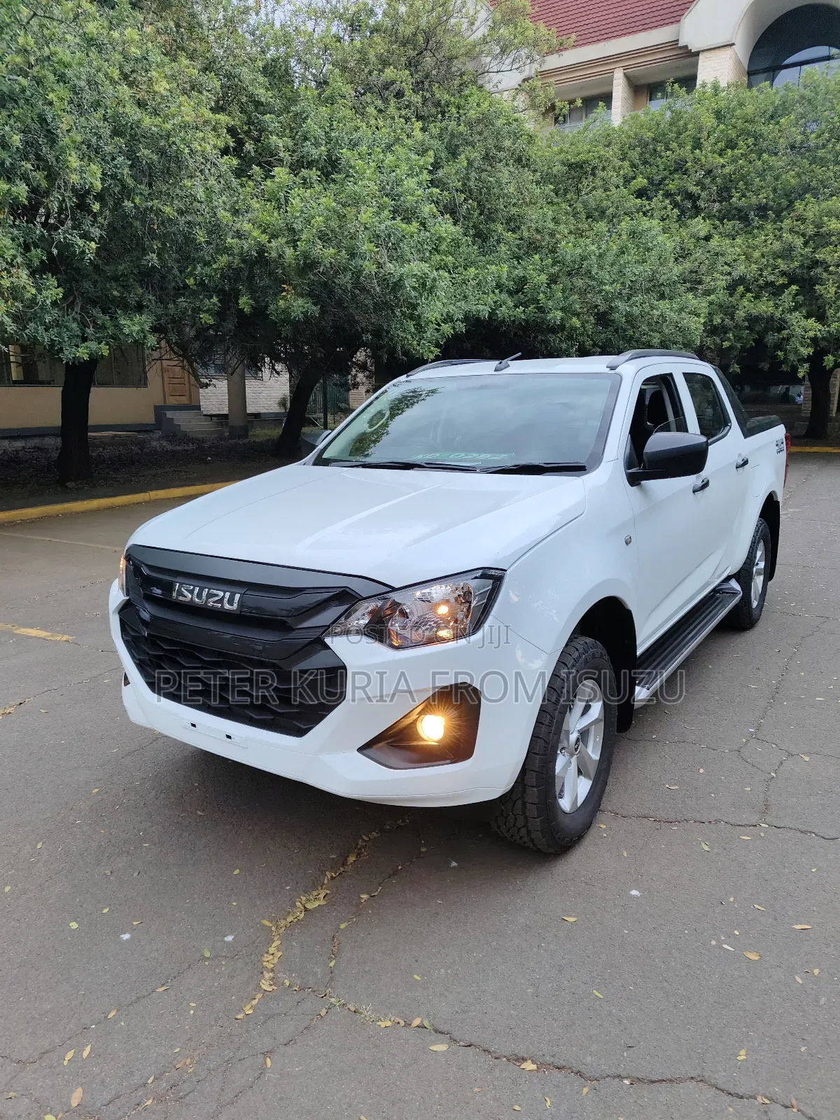New Isuzu D-MAX 2025 White