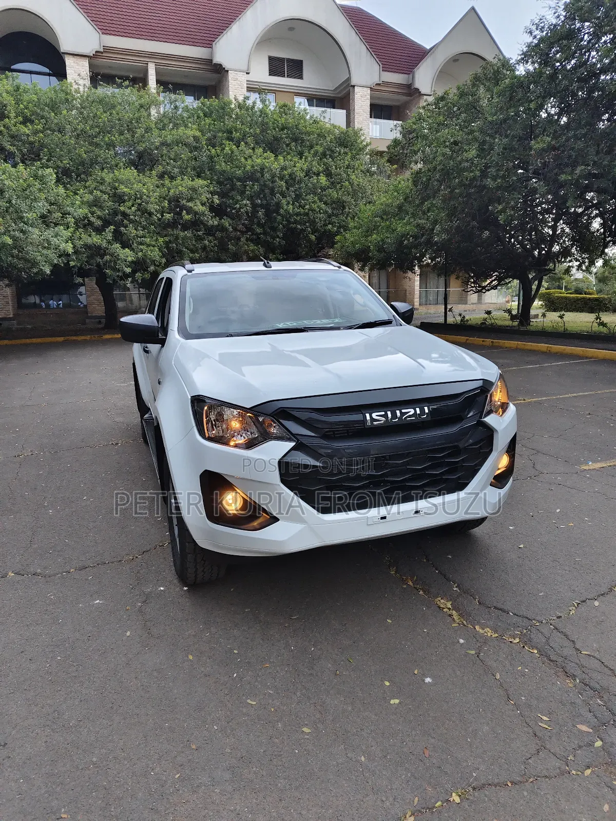 New Isuzu D-MAX 2025 White